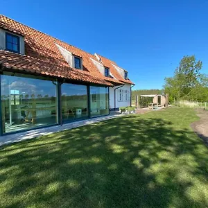 Villa Oostkerkestraat 8