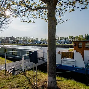 Botel Houseboat Jana - With Sauna And Terrace